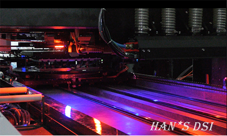 米博体育自主研发柔性OLED激光切割机正式投产